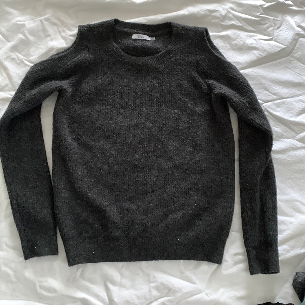 Dex sweater with cut out shoulders